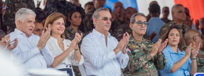 Presidente Abinader encabeza desfile.