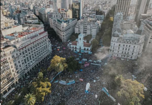 La sociedad argentina defiende ante el Gobierno su fibra sensible: la educación pública.