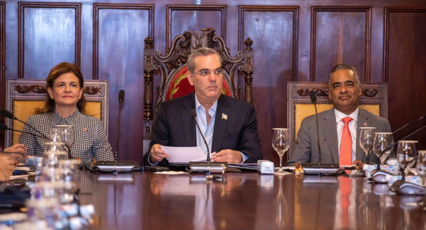 El presidente Luis Abinader y la vicepresidenta Raquel Peña.