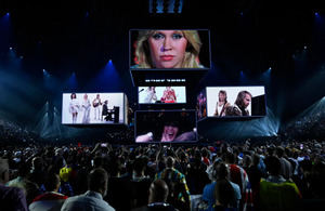 ABBA reaparece en Eurovisión por los 50 años del triunfo de 'Waterloo'... como hologramas