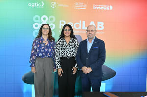 Dilia Leticia Jorge Mera, viceministra de Innovación, Transparencia y Atención Ciudadana del MAPRE; Diana Rivas, directora del Gabinete de la OGTIC y Emilio Minguez, rector de UNICARIBE.