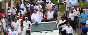 José Paliza encabeza multitudinaria marcha caravana en Santo Domingo Norte
