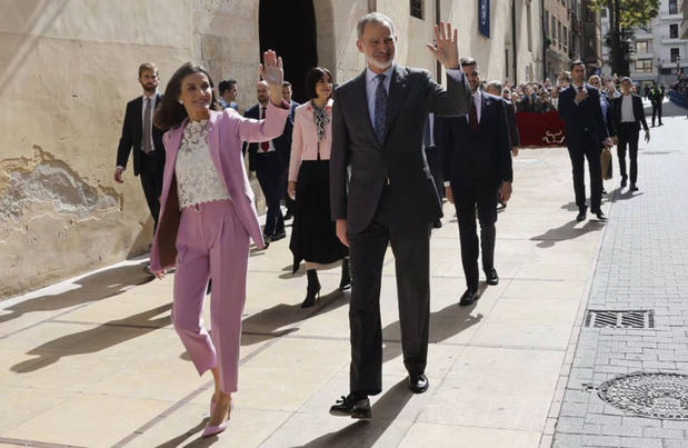 Los reyes de España aun gozan de una buena popularidad y cariño, por lo que un divorcio sería catastrófico para la corona.