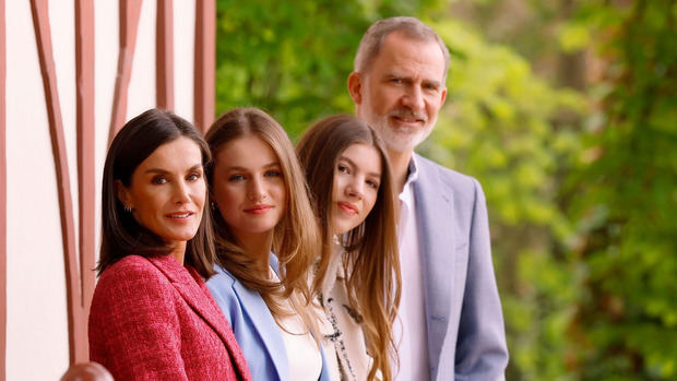 Las nuevas fotos de los reyes Felipe y Letizia y sus hijas, Leonor y Sofía, de la que todos hablan