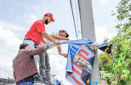 Alcalde de Santiago Inicia operativo para retirar propaganda política tras elecciones.