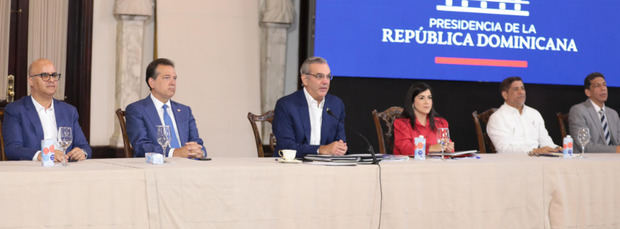 Presidente Abinader asegura que crecimiento de un 23 %, en las exportaciones del país de últimos tres años, es el mejor de la historia exportadora de RD.