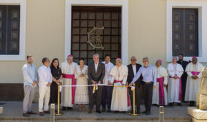 Presidente Abinader y el ministro Collado entregan a la iglesia remozado el museo de la Catedral en Ciudad Colonial