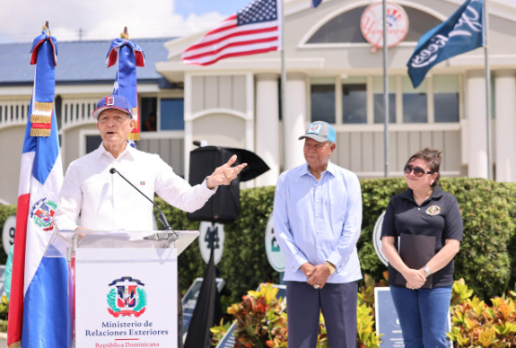 RD y EE.UU celebran 140 años de relaciones bilaterales con partido amistoso de béisbol.