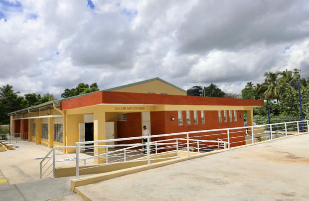 Liceo Experimental de la UASD - Marcos del Rosario, en Prados de la Caña.