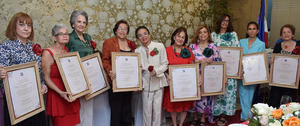Consejo Nacional de Mujeres reconoce a trece madres ejemplares
