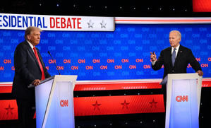 Trump, agresivo y confiado, carga contra un titubeante Biden en un debate decisivo
