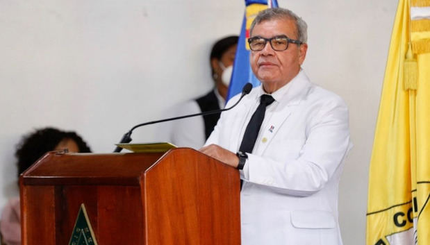 El presidente del Colegio Médico Dominicano doctor Rufino Senén Caba.