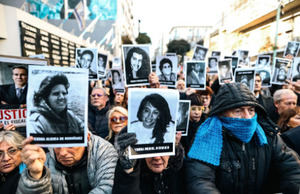 Familias recuerdan a las víctimas del ataque a la AMIA