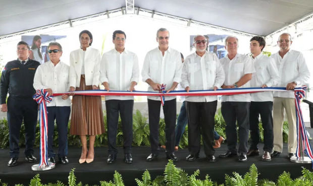 Abinader asiste a inauguración segunda etapa complejo turístico Cana Rock Star.