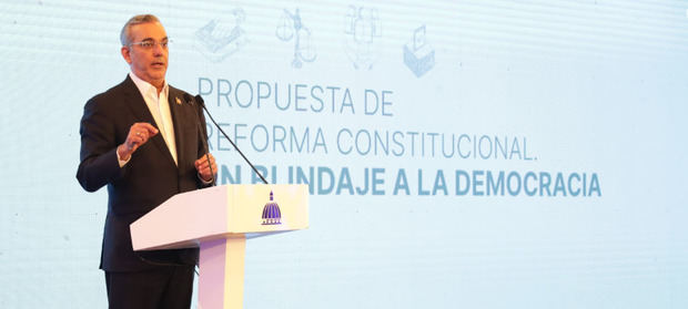 Luis Abinader.