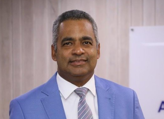 Joel Santos.
