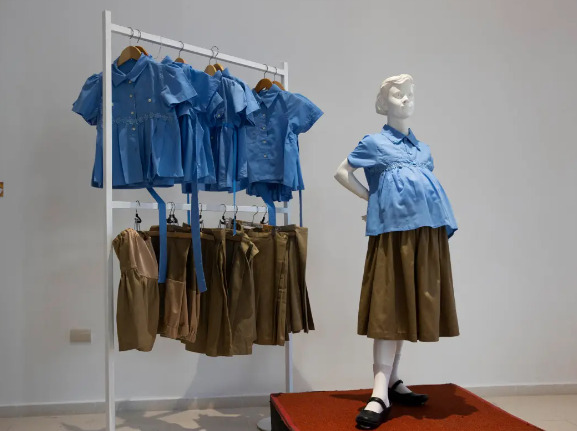 'Colección Primavera', creada por el ya fallecido artista dominicano Jorge Pineda, que llama la atención sobre las altas tasas de embarazo entre las adolescentes dominicanas.