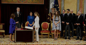 La princesa Leonor pronuncia el juramento que la legitima como futura reina de España
