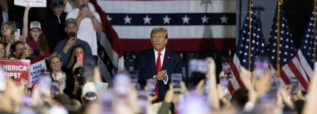 El expresidente de EE.UU. Donald J. Trump durante un acto de campaña en Conway, Carolina del Sur (EE.UU.).