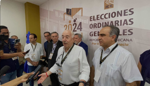 La votación fue tranquila y ordenada en los comicios municipales, según Pastrana y Mahuad.