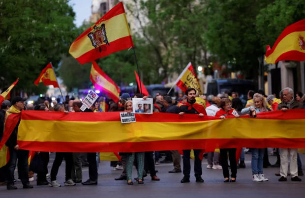 Manifestaciones en apoyo del Primer Ministro español.