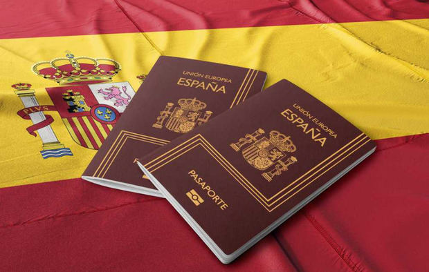 Más de 181.000 extranjeros residentes en España adquirieron la nacionalidad española en 2022.