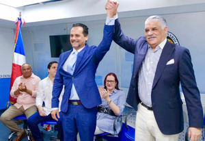 El senador Iván Silva abandona el PRM y regresa al PRD