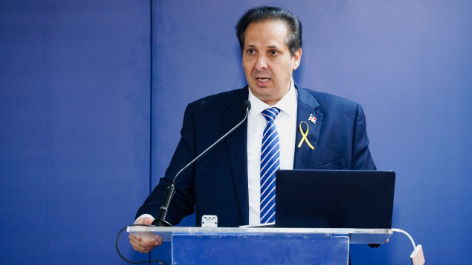 Víctor Atallah.