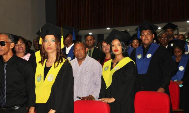 Emergen 115 nuevos profesionales del Hogar Escuela Santo Domingo Savio