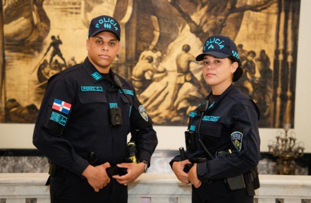 Presidente Abinader presenta la nueva imagen de la Policía Nacional