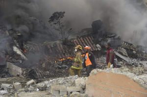 Una explosión y posterior incendio causan 