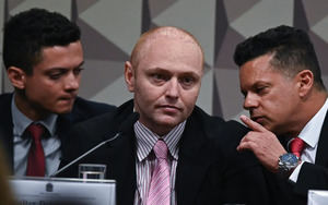 Un hacker que dejó herida a la Lava Jato acusa a Bolsonaro de intentar un fraude electoral