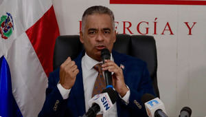 Ministro de Energía anuncia llegada de transformadores para sustituir los que no funcionan