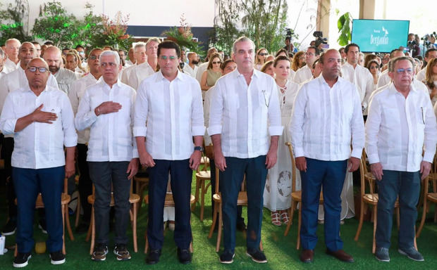 Grandes inversionistas turísticos saludan ratificación del Ministro Collado.