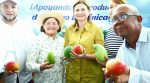 Vicepresidenta visita Feria Expo Mango 2023