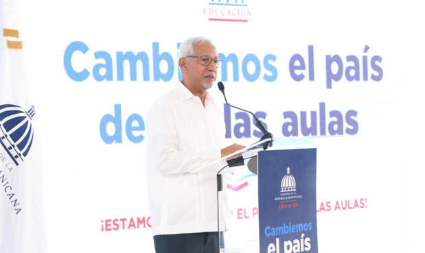 Ministro de Educación, Ángel Hernández.