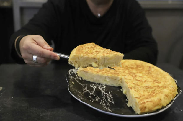La tortilla de patatas, estrella de la gastronomía española.