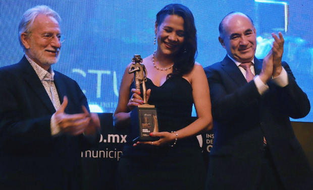 Alvida Segura, ganadora del Gran Premio Pasaporte Abierto.