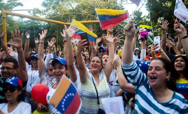Venezolanos en R.Dominicana apoyan decisión 'firme' del país ante el Gobierno de Maduro