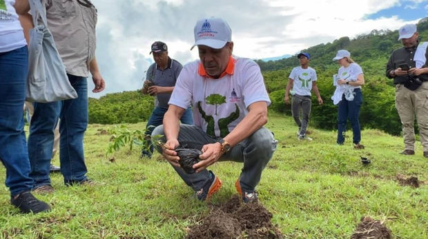 Ministro de Agricultura, Limber Cruz.