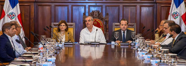 Presidente Abinader encabeza Consejo de Ministros.