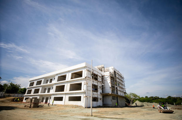 Construcción de la extensión de la Universidad Autónoma de Santo Domingo (UASD), en la provincia Santiago Rodríguez.