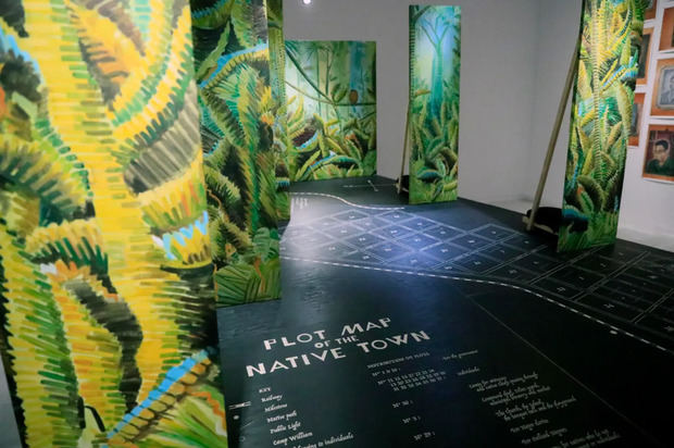 Vista de la instalación de Sammy Baloji 'A Blueprint for Toads and Snakes' (2018) durante la presentación de la exposición 'Maquinaciones' en el Museo Reina Sofía.