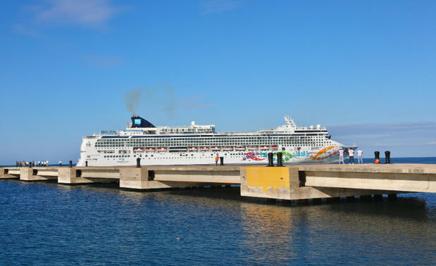 Recibimiento de primer crucero a Pedernales.