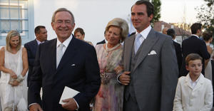 El príncipe Nicolás junto a sus padres. 