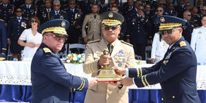 Ministro de Defensa posesiona nuevos comandantes generales del Ejército y la Fuerza Aérea