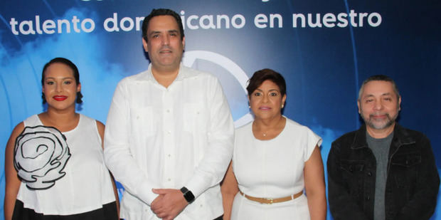 Zumaya Cordero, Caribbean Cinemas, Danilo Ginebra, CEO Altices, Soraida Soto de Altice, y Feělix Manuel Lora, presidente del jurado.