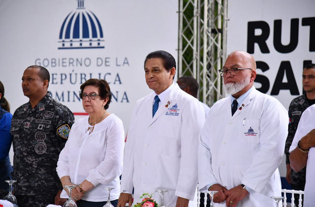 En el centro ministro de Salud Pública, Daniel Rivera.