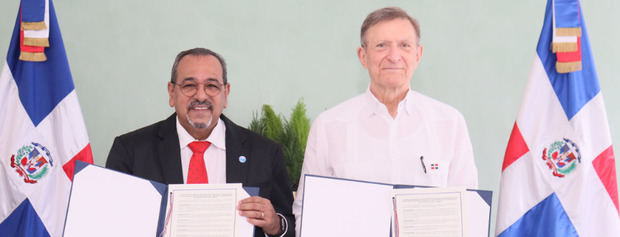 El acuerdo, firmado por el canciller Roberto Álvarez, y el presidente de la Airen, Juan Ventura.