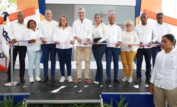 Inauguración de cinco proyectos de rehabilitación de redes eléctricas en San Juan de la Maguana, con inversión superior a los RD 43 millones.